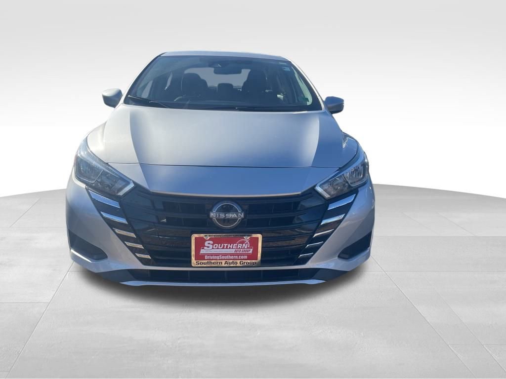 Used 2024 Nissan Versa SV image 2