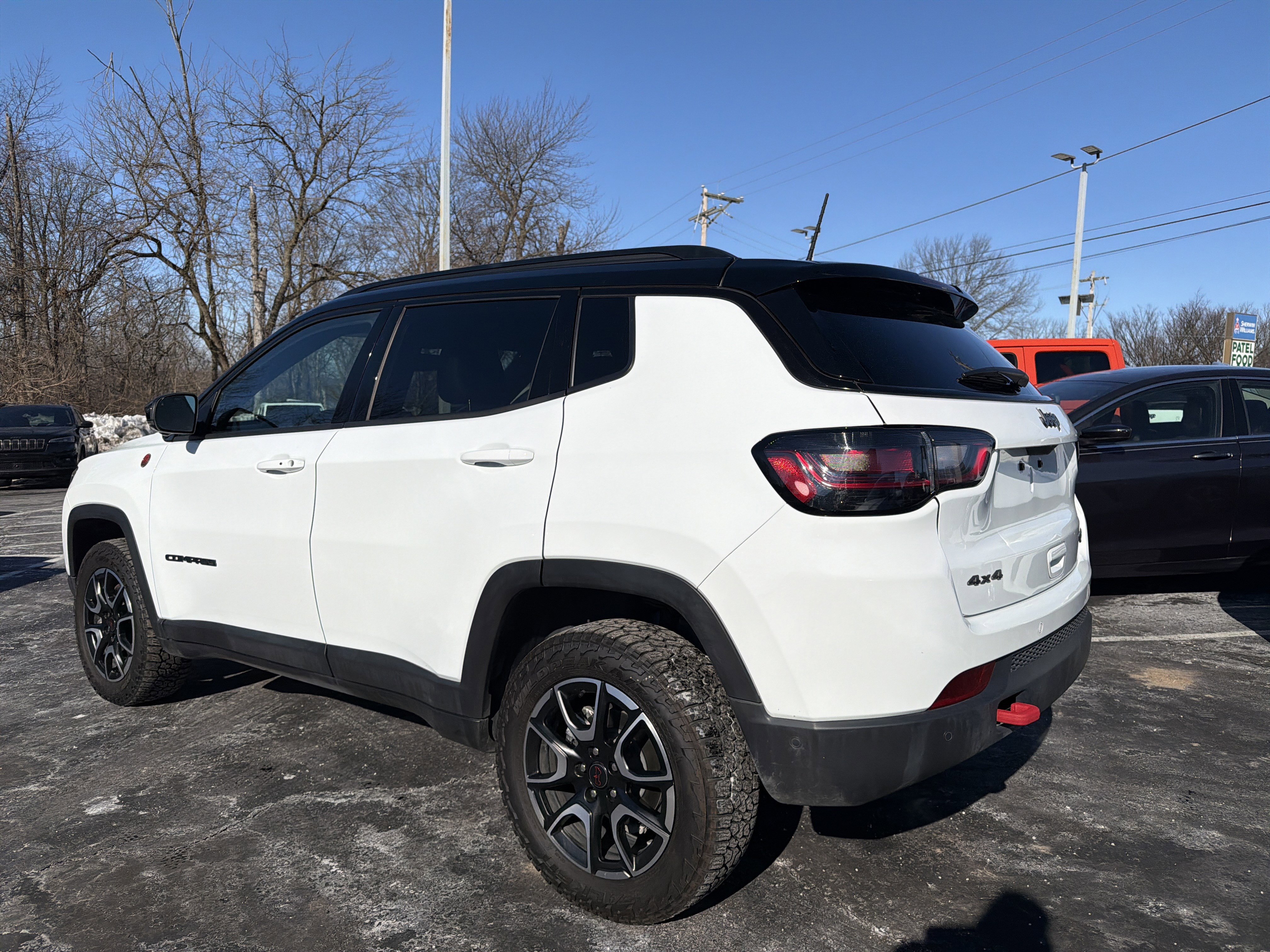 Used 2025 Jeep Compass Trailhawk w/ Trailhawk Elite Group image 5