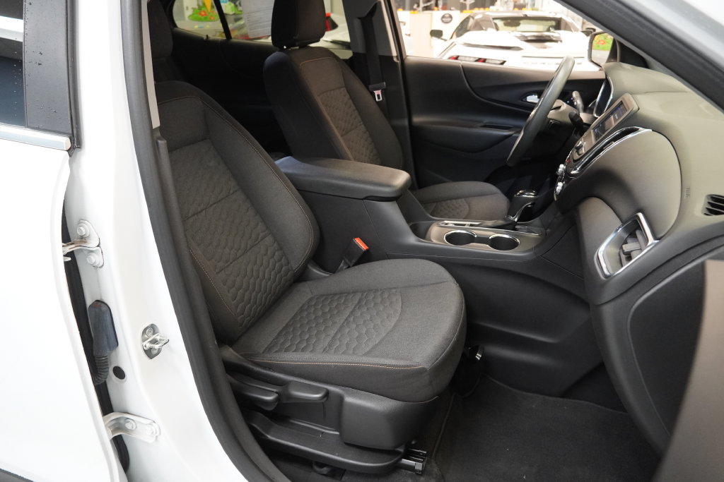 Used 2021 Chevrolet Equinox LT FWD image 24