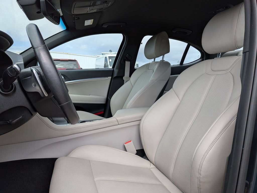 Used 2023 Genesis G70 2.0T RWD image 13
