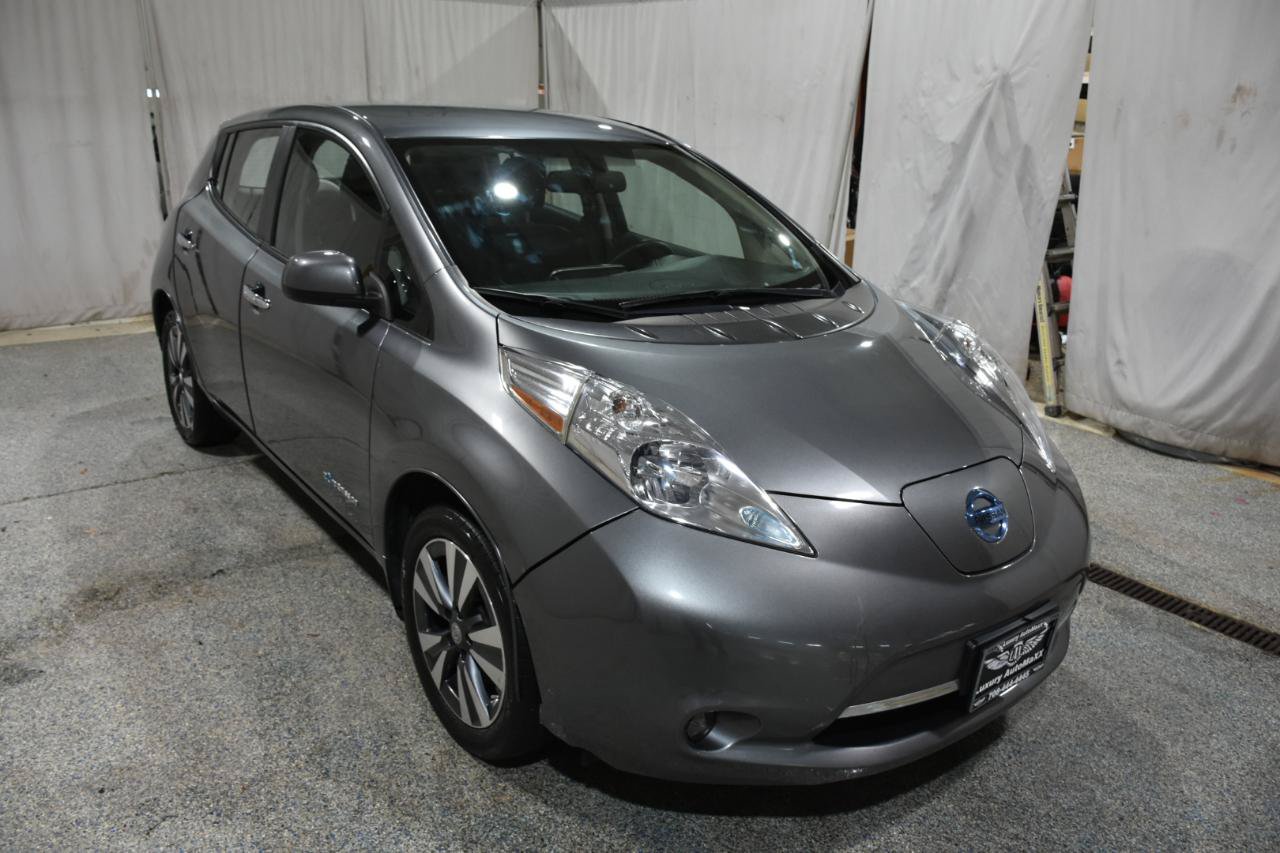 Used 2015 Nissan Leaf SV FWD image 3