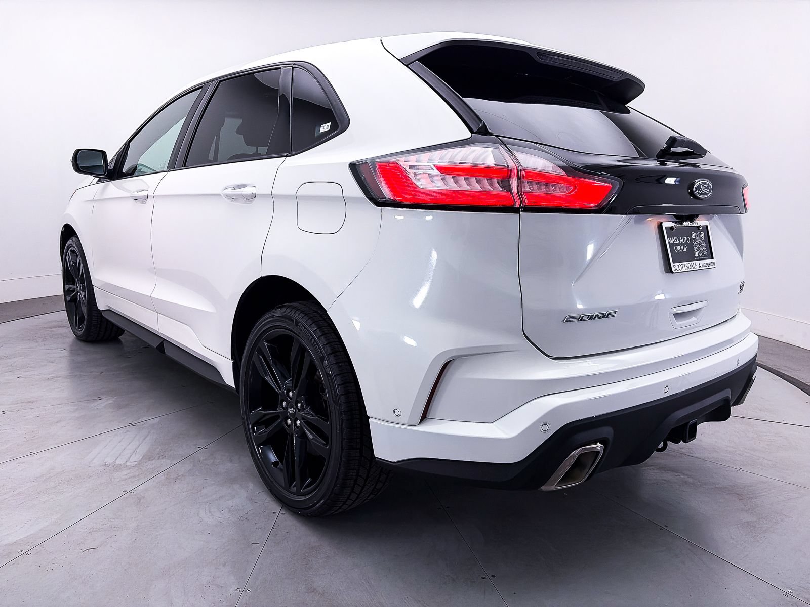 Used 2020 Ford Edge ST w/ Equipment Group 401A AWD/4WD image 14