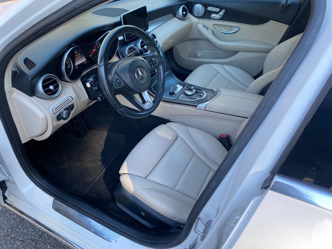 Used 2017 Mercedes-Benz C 300 4MATIC Sedan image 12