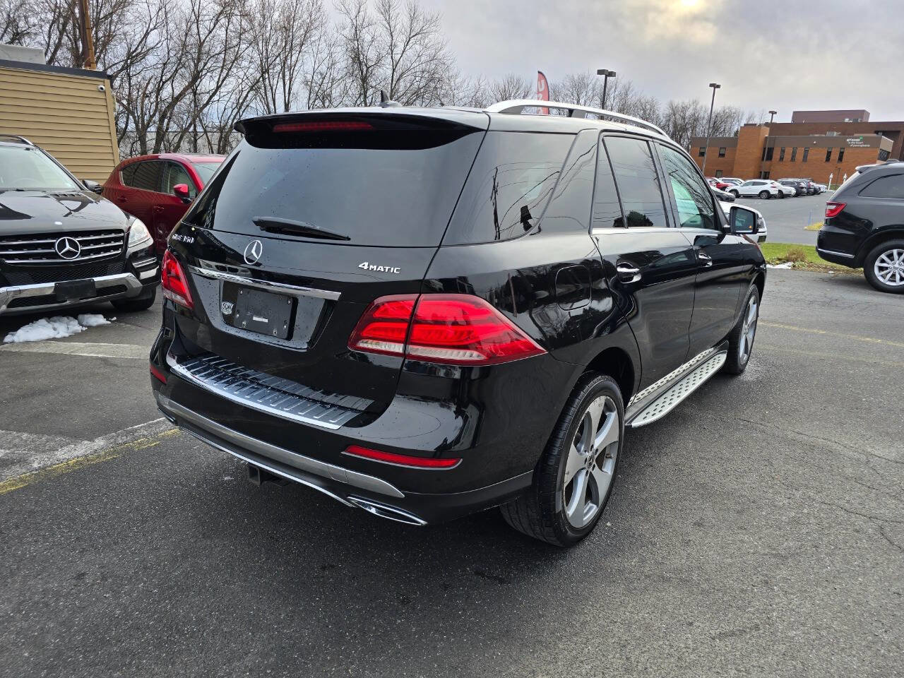 Used 2017 Mercedes-Benz GLE 350 4MATIC image 3