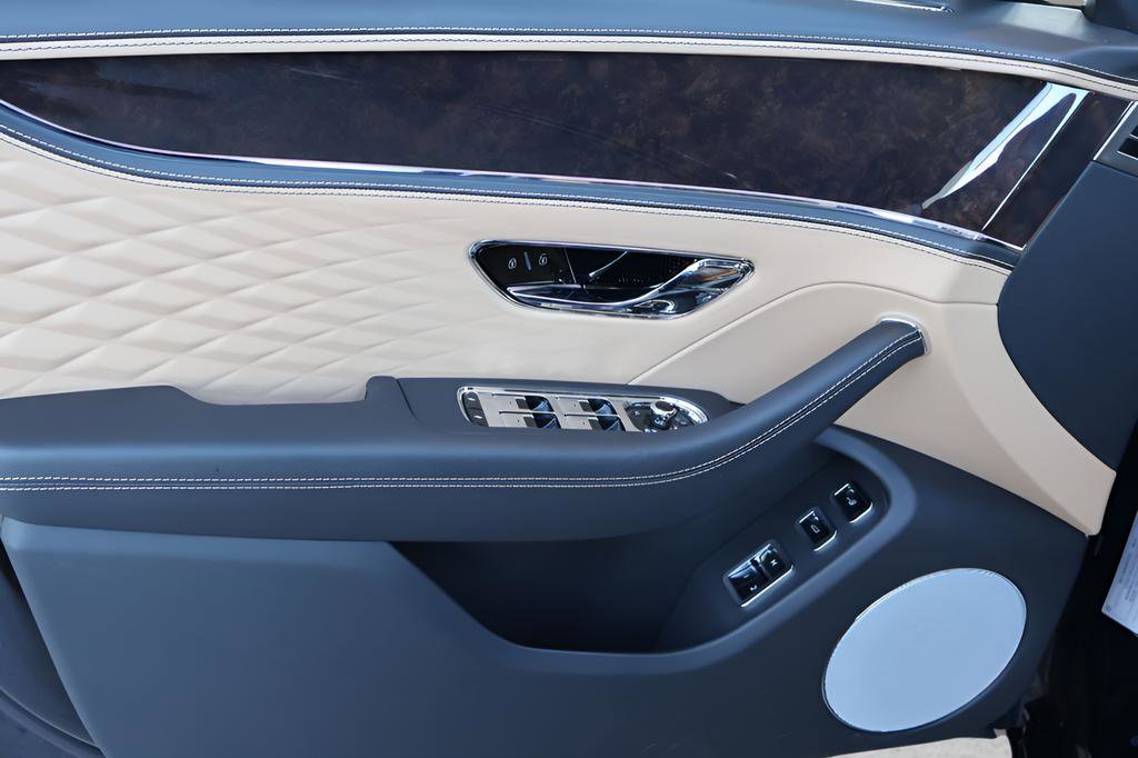 New 2026 Bentley Flying Spur Plug-In Hybrid AWD/4WD image 12