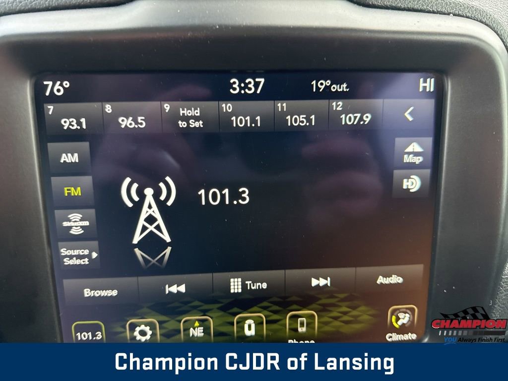 Used 2023 Jeep Renegade Latitude image 16