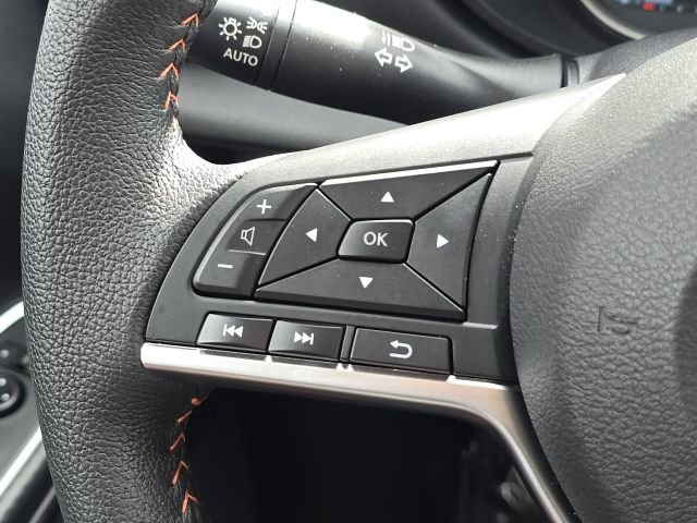 Used 2025 Nissan Versa SR w/ Trunk Package image 23
