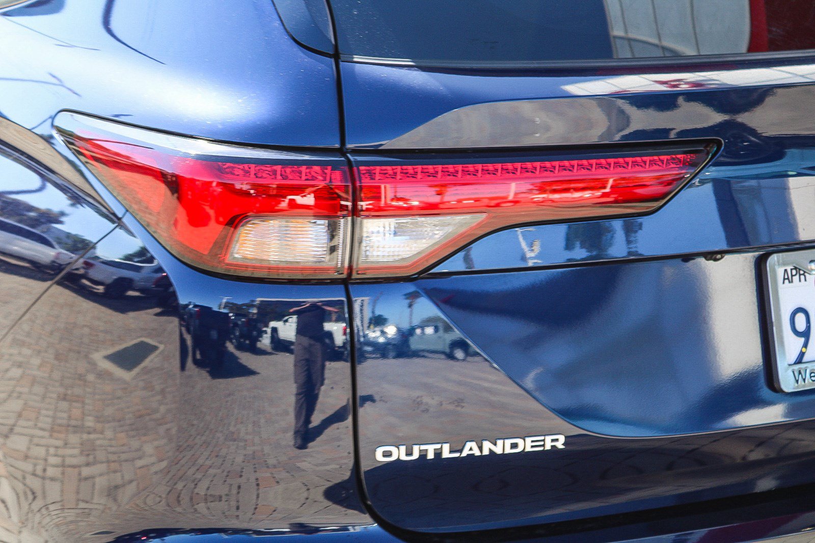 Used 2023 Mitsubishi Outlander SE AWD/4WD image 10