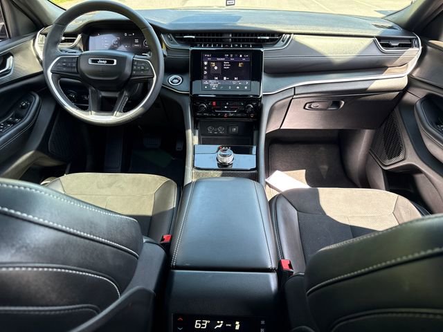Used 2024 Jeep Grand Cherokee L Altitude AWD/4WD image 19