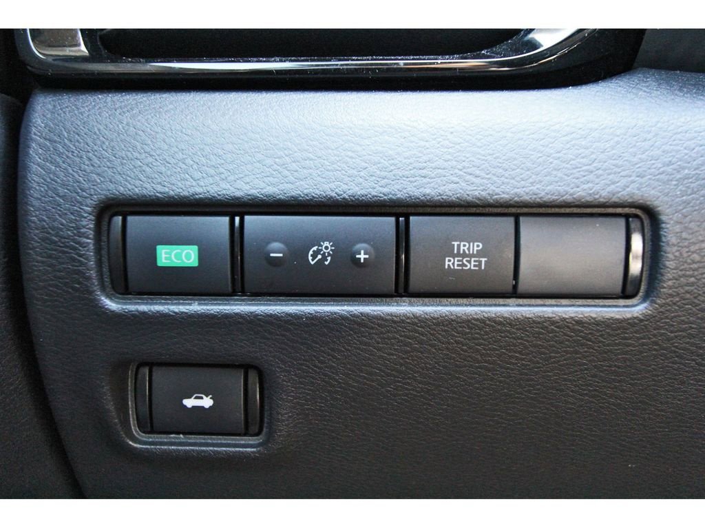 Used 2025 Nissan Sentra SV image 19