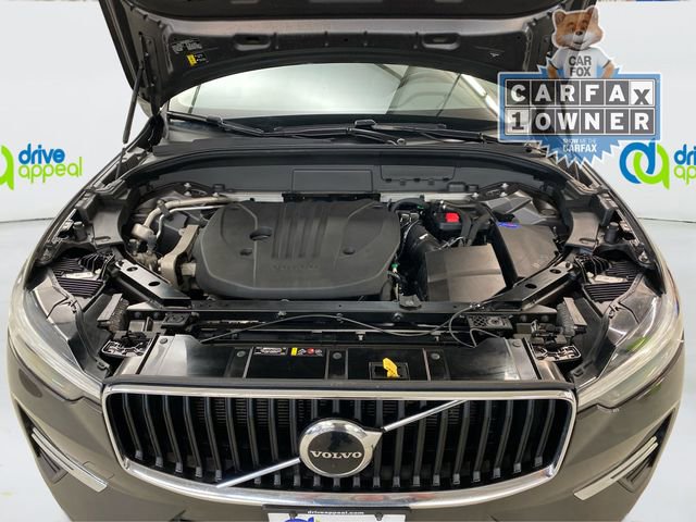 Used 2022 Volvo XC60 B5 Momentum image 12
