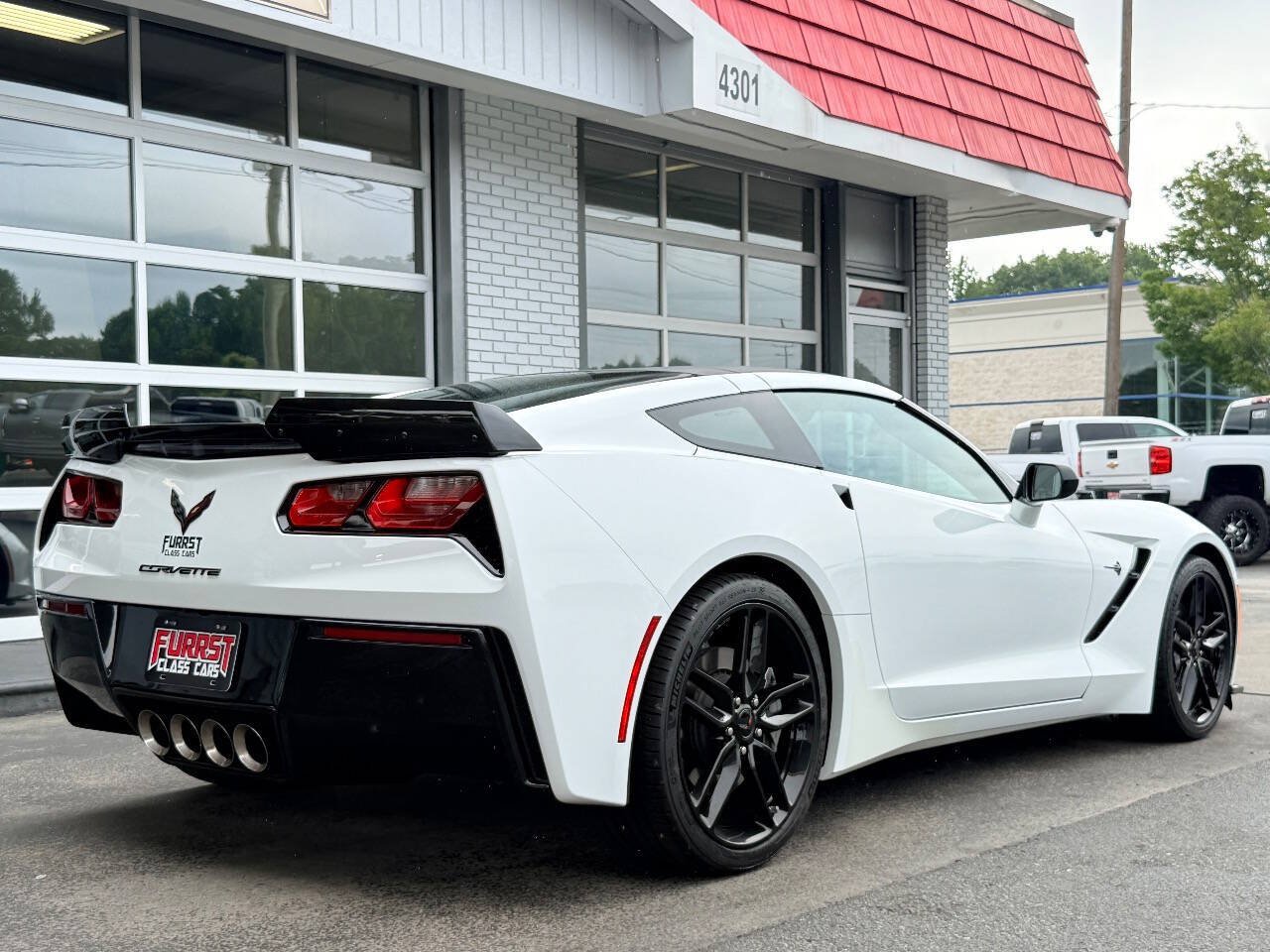 Used 2018 Chevrolet Corvette Stingray Coupe w/ Carbon Flash Badge Package RWD image 3