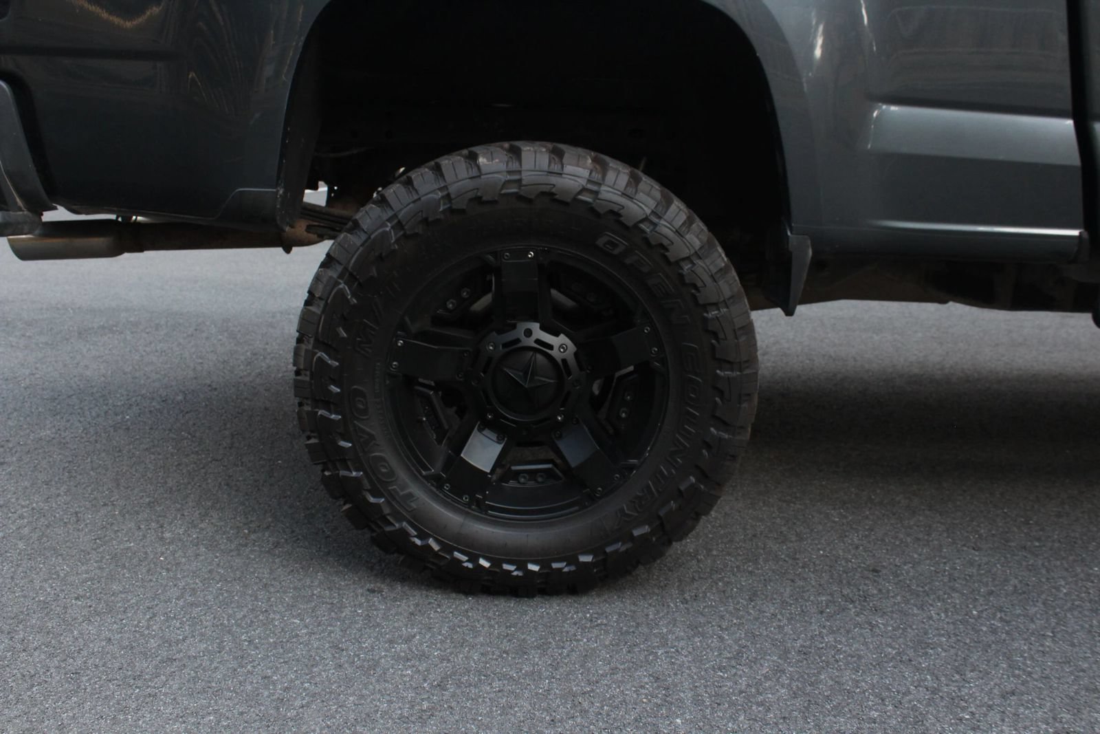 Used 2017 GMC Canyon SLT AWD/4WD image 5