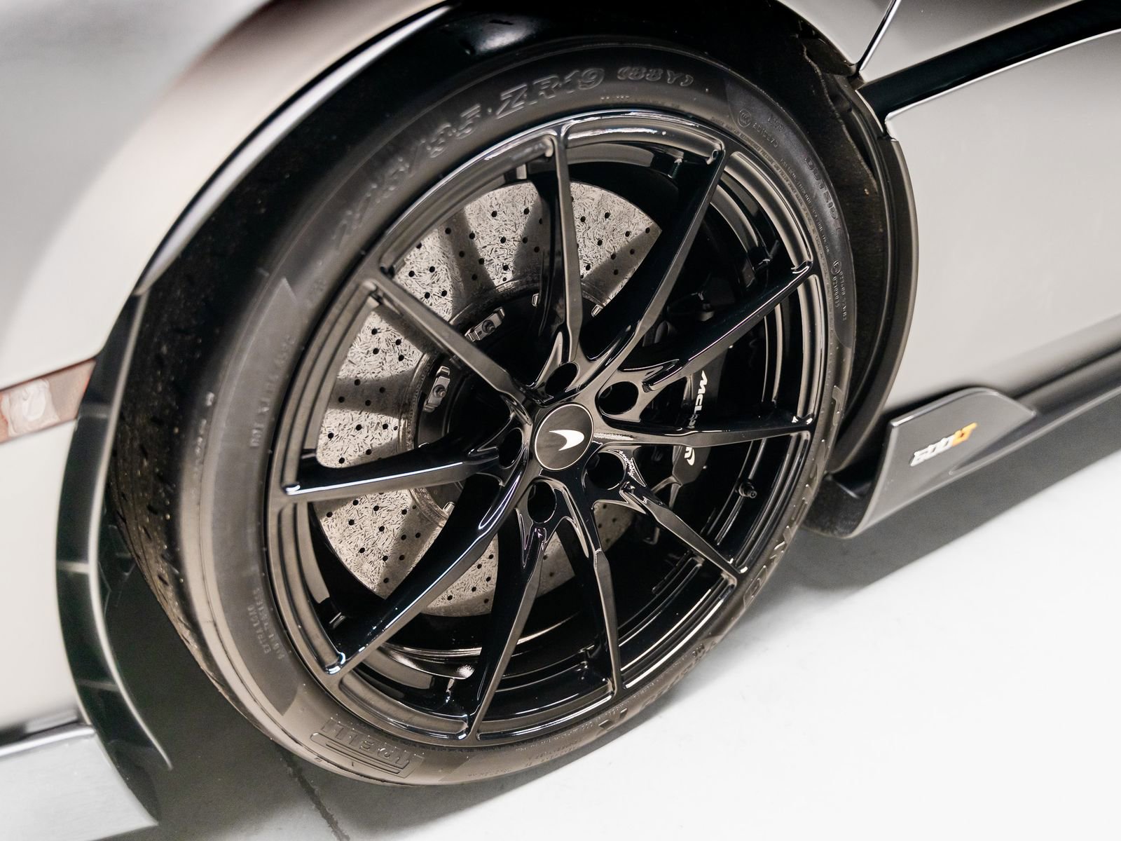 Used 2019 McLaren 600LT RWD image 23