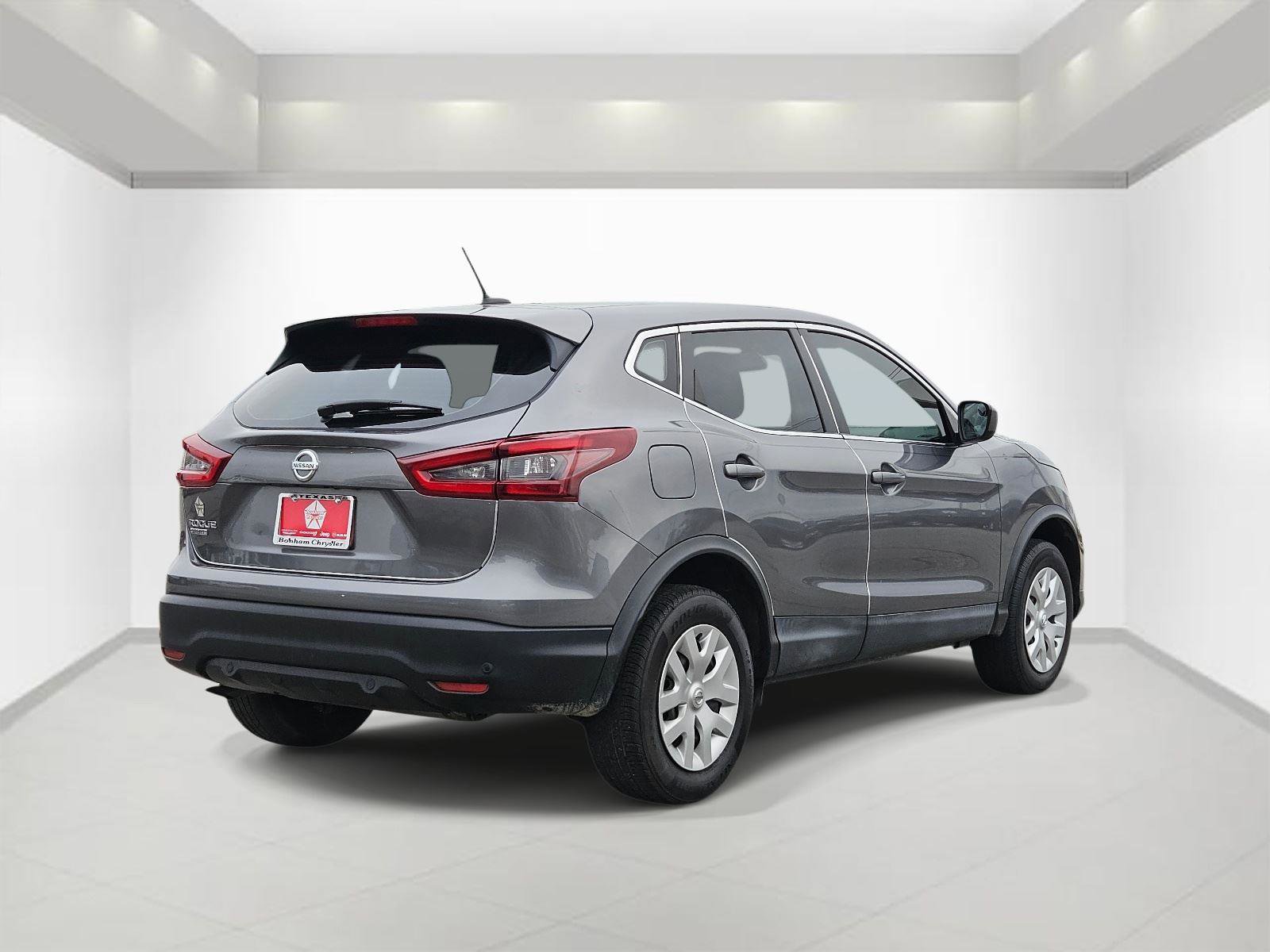 Used 2020 Nissan Rogue Sport S image 4