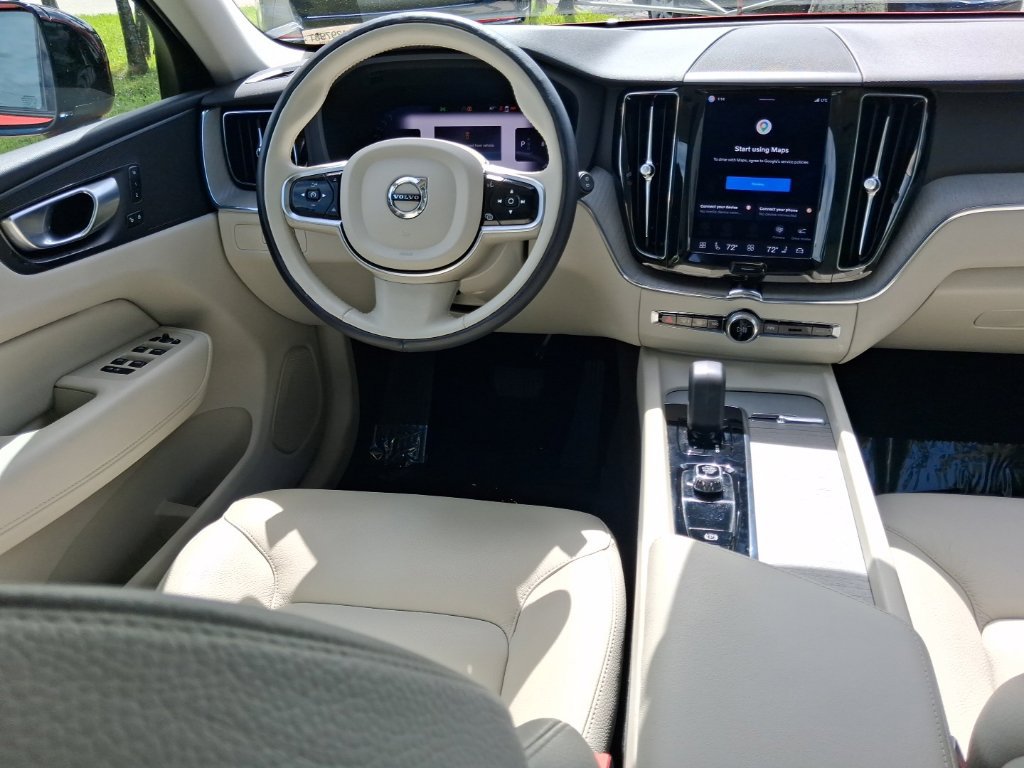 Used 2024 Volvo XC60 B5 Plus AWD/4WD image 10