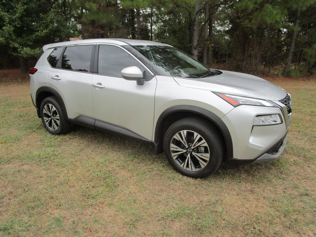 Used 2023 Nissan Rogue SV image 5