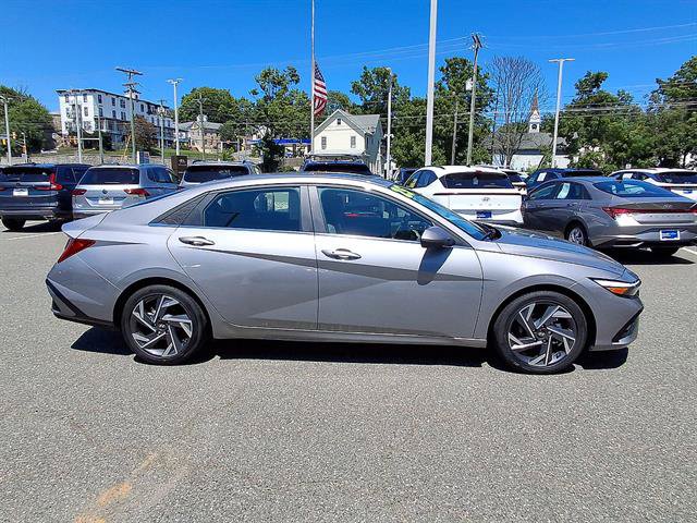 Certified 2025 Hyundai Elantra SEL FWD image 26