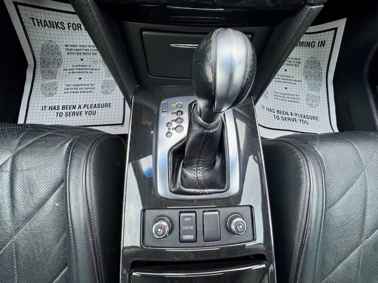 Used 2010 INFINITI FX35 AWD w/ Navigation Pkg image 29