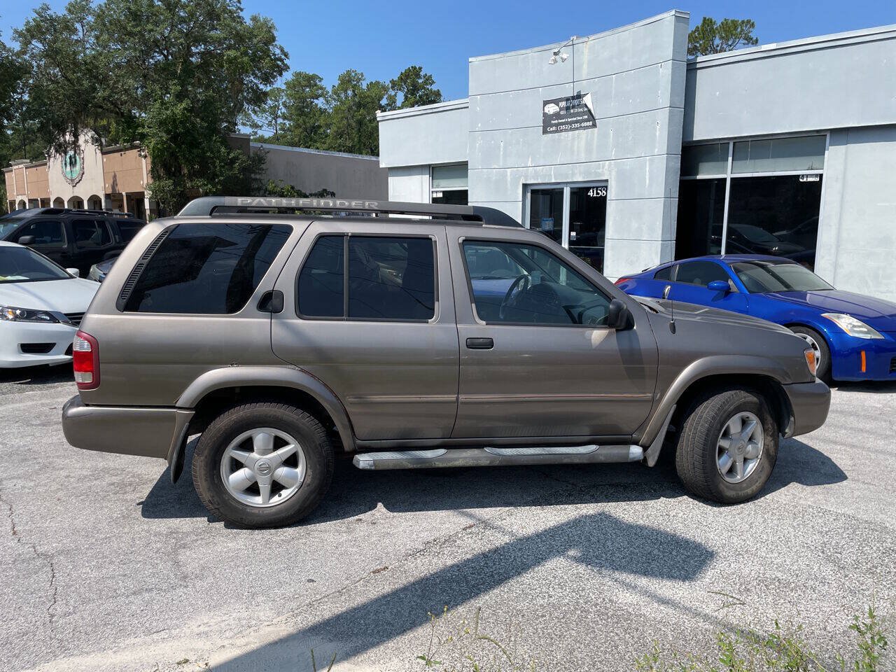 Used 2002 Nissan Pathfinder SE AWD/4WD image 6