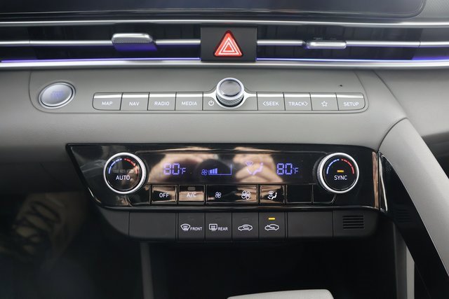 Certified 2024 Hyundai Elantra Blue image 15