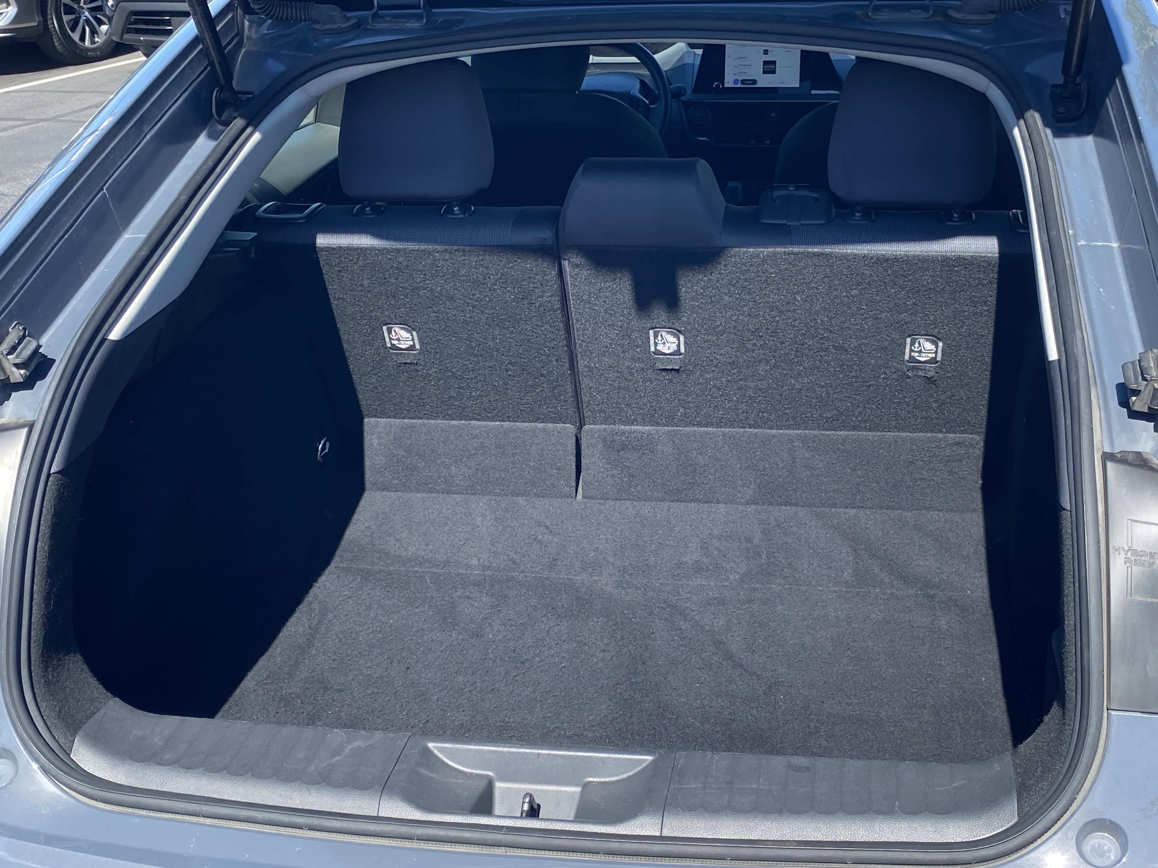 Used 2024 Toyota Prius LE image 12