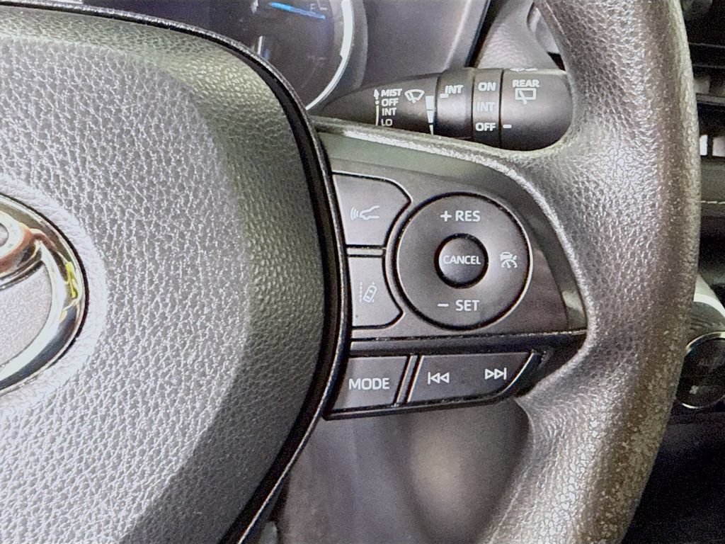 Used 2023 Toyota RAV4 XLE AWD/4WD image 21