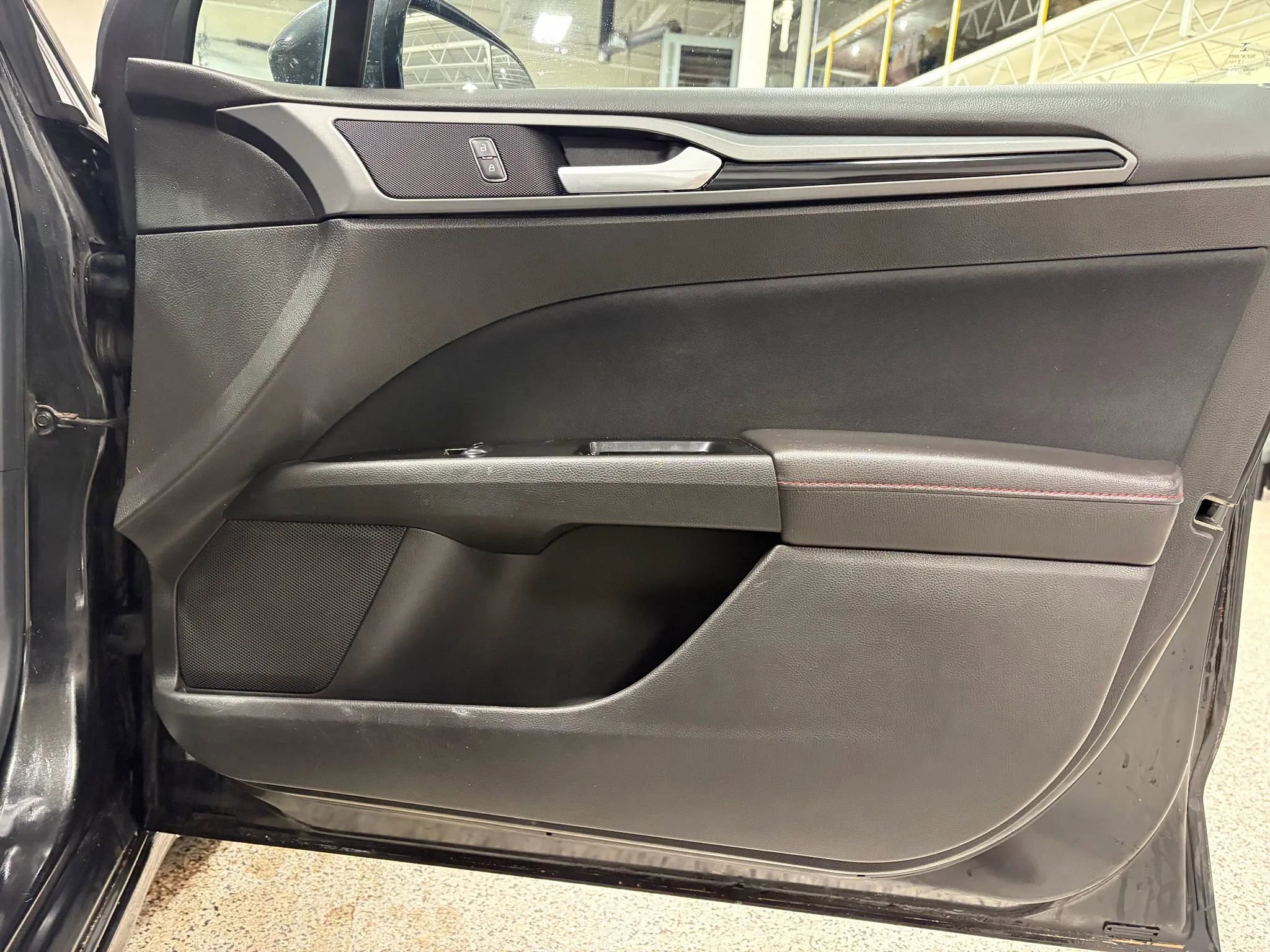 Used 2013 Ford Fusion SE image 26