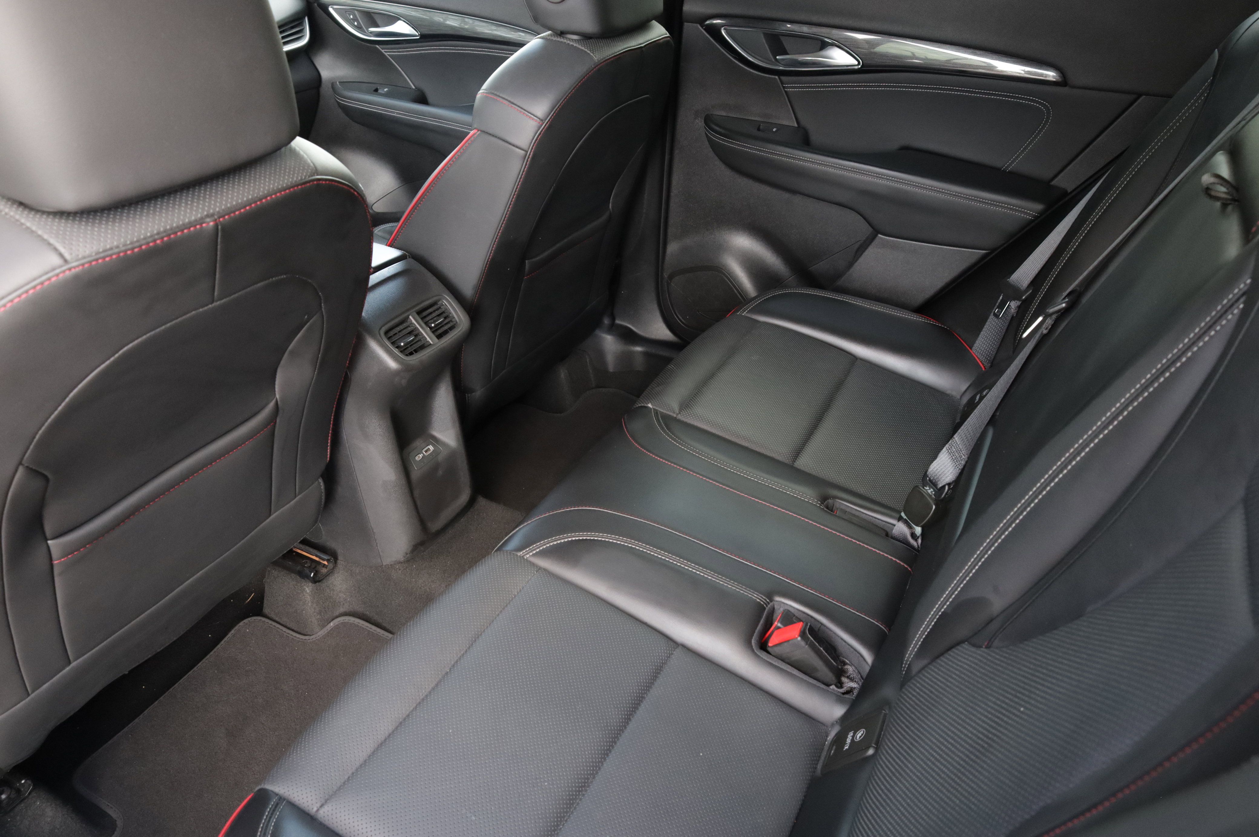 Used 2023 Buick Envision Essence w/ Sport Touring Package image 23