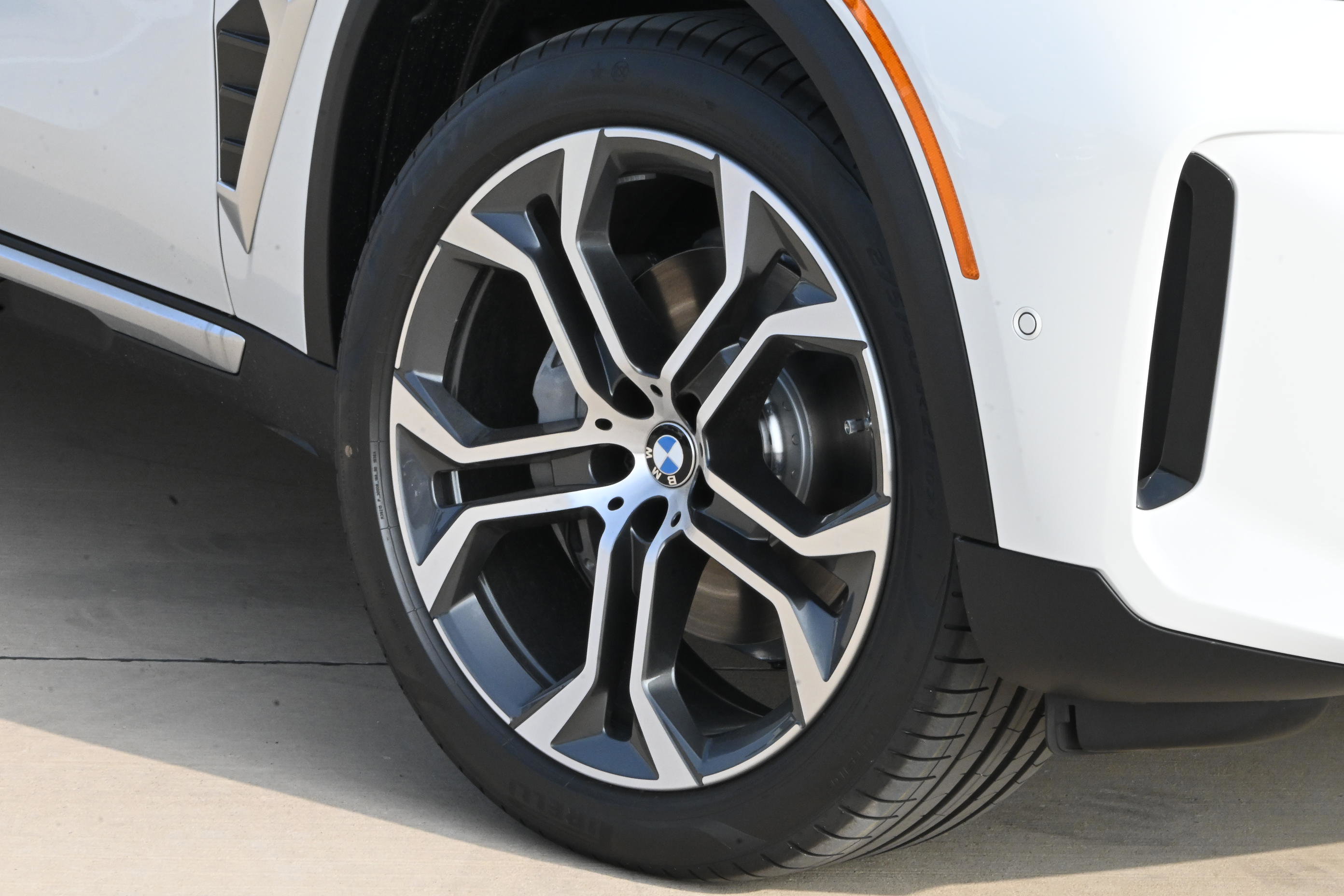 New 2026 BMW X5 xDrive40i image 8