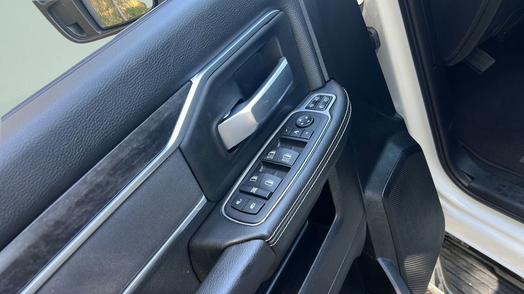 Used 2024 RAM 2500 Big Horn w/ Sport Appearance Package image 25
