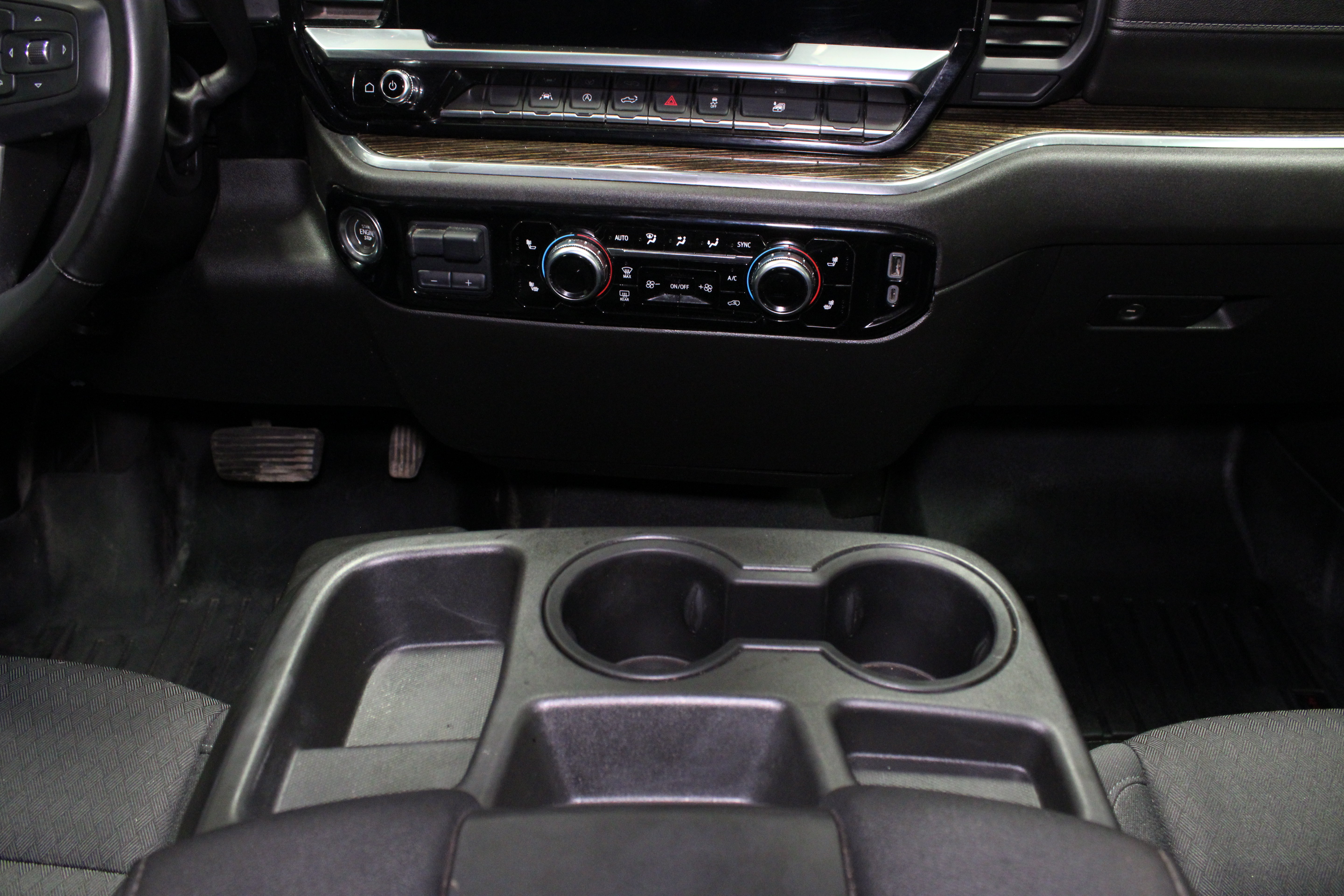 Used 2023 GMC Sierra 1500 SLE w/ Max Trailering Package AWD/4WD image 36