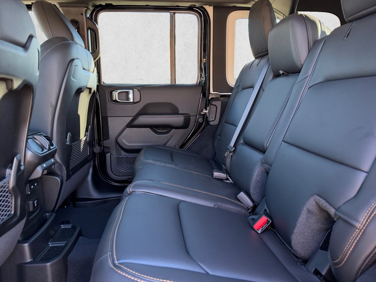 New 2027 Jeep Wrangler Unlimited Sahara AWD/4WD image 17
