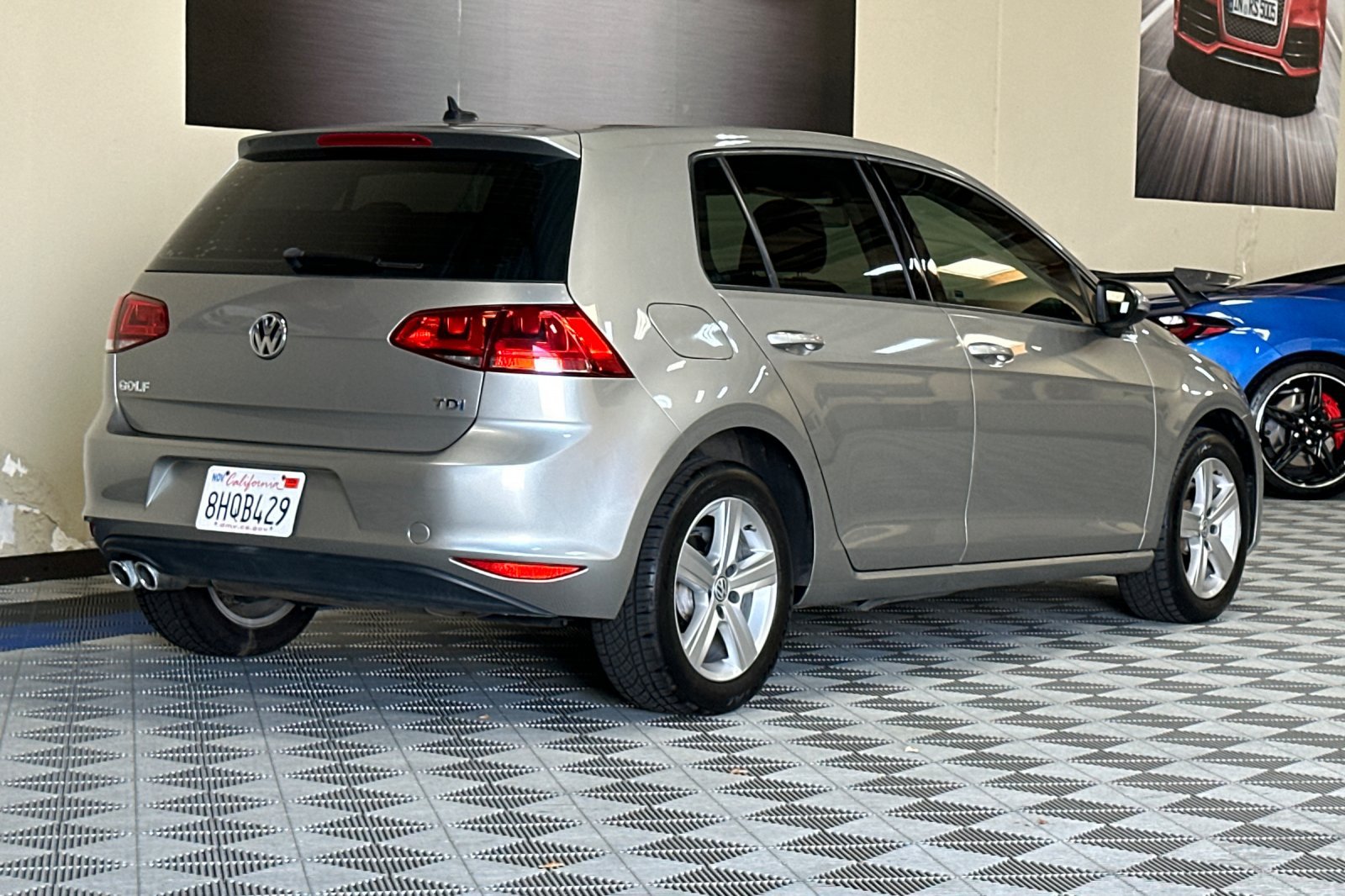 Used 2015 Volkswagen Golf TDI S FWD image 4