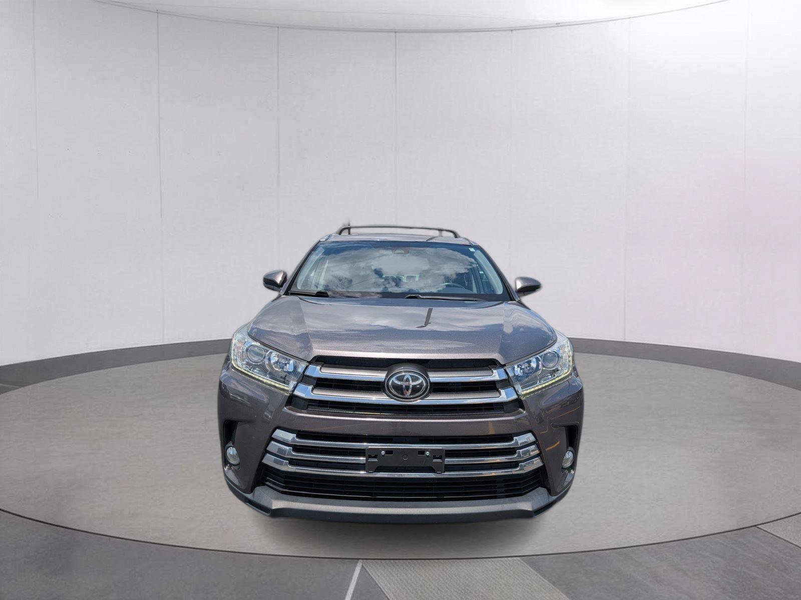 Used 2017 Toyota Highlander Limited AWD/4WD image 8
