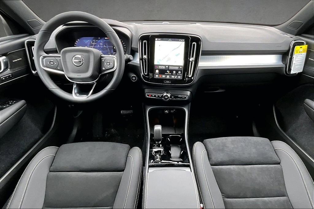 New 2026 Volvo XC40 B5 Ultra w/ Protection Package Premier image 5