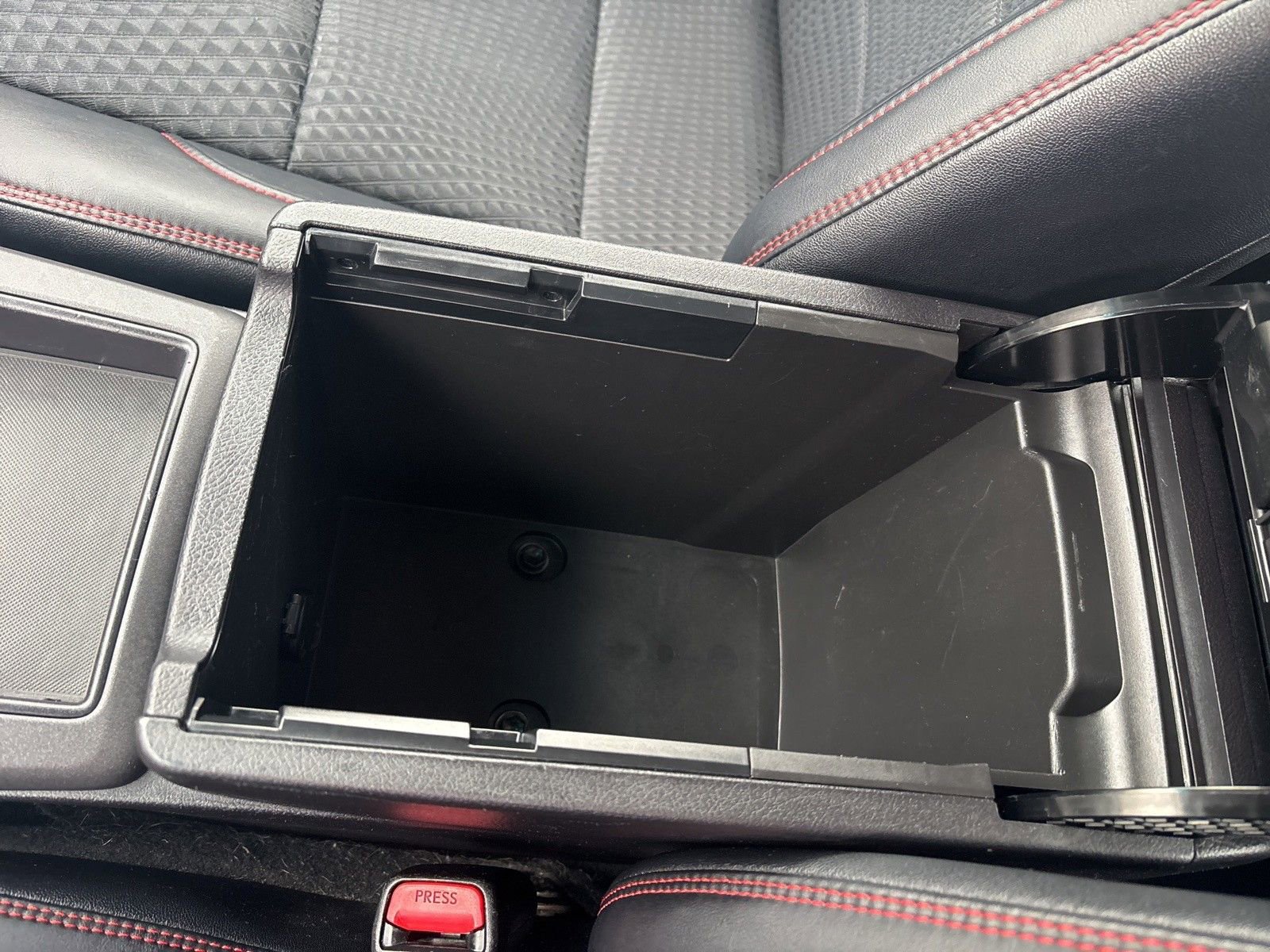 Used 2015 Toyota Camry SE image 28