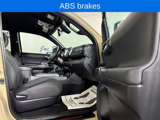Used 2019 Toyota Tacoma TRD Off-Road image 16