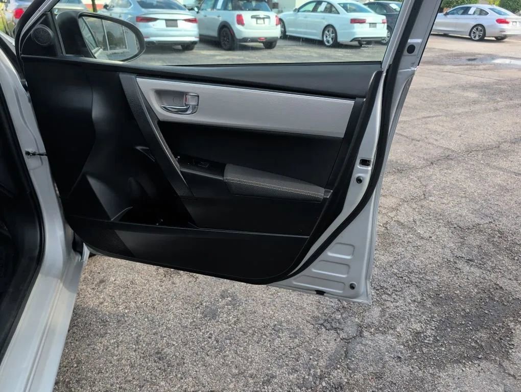Used 2017 Toyota Corolla L FWD image 16