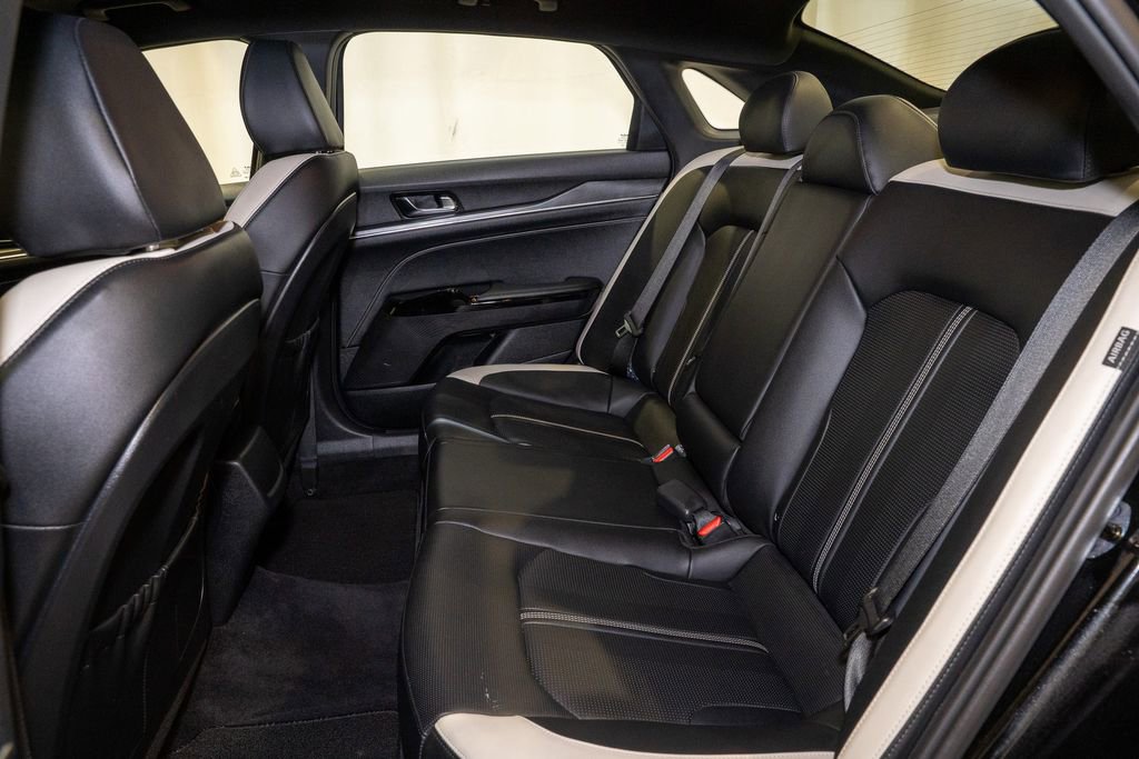 Certified 2025 Kia K5 GT-Line image 8