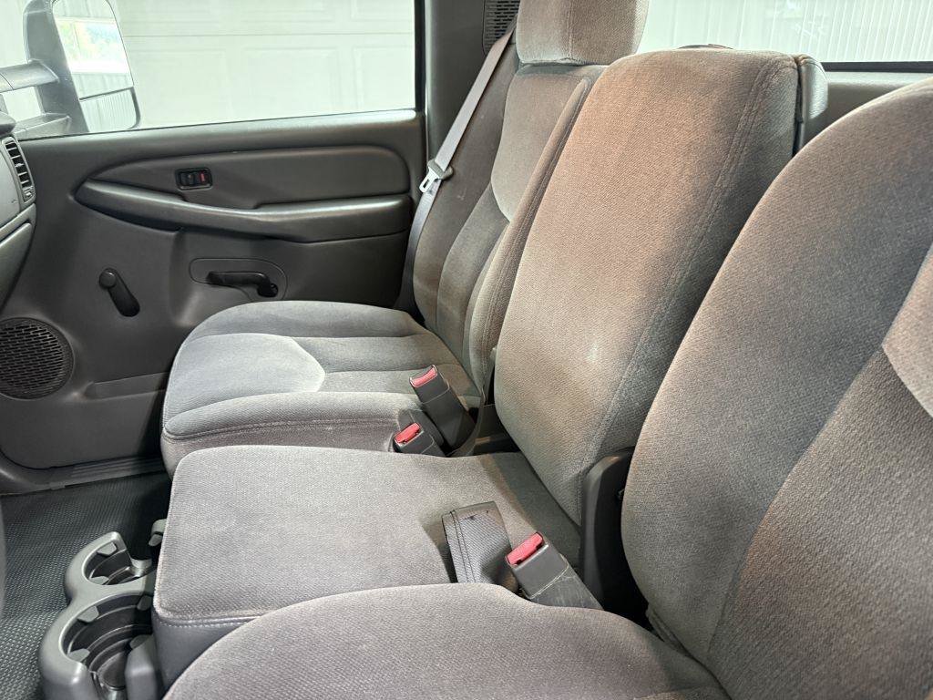 Used 2005 GMC Sierra 2500 W/T AWD/4WD image 25