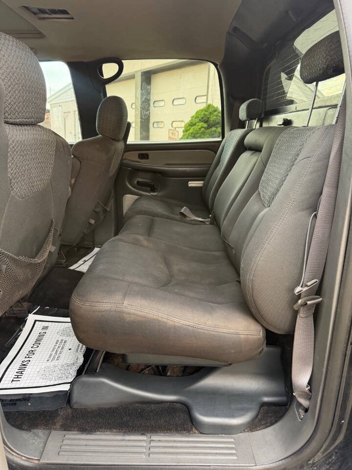 Used 2003 Chevrolet Avalanche 4x4 w/ The North Face Edition image 13