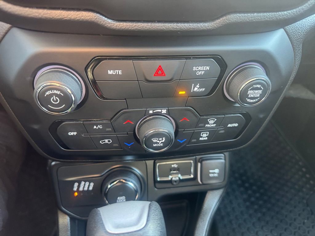 Used 2023 Jeep Renegade Latitude image 20