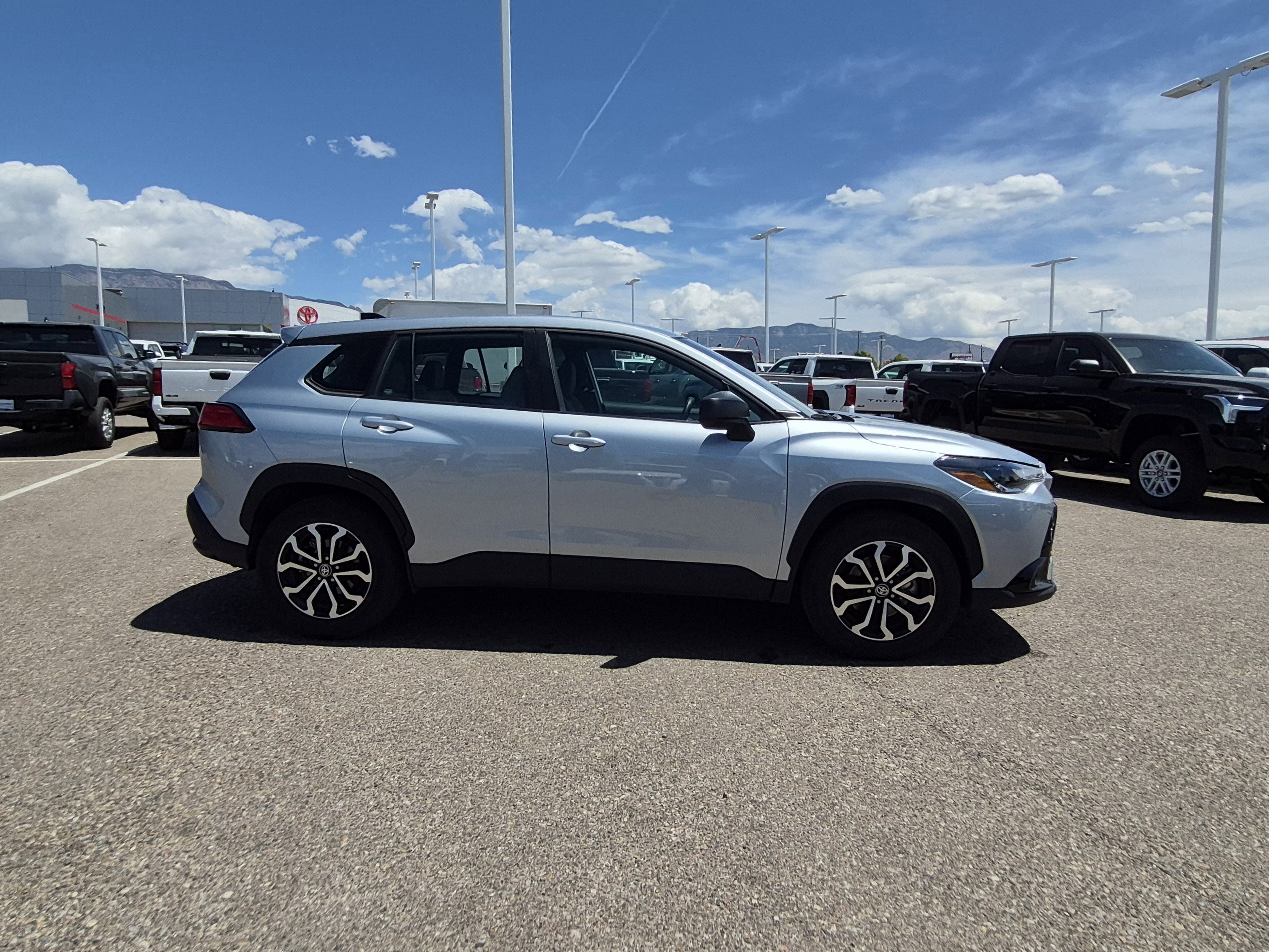 Used 2025 Toyota Corolla Cross AWD Hybrid image 6