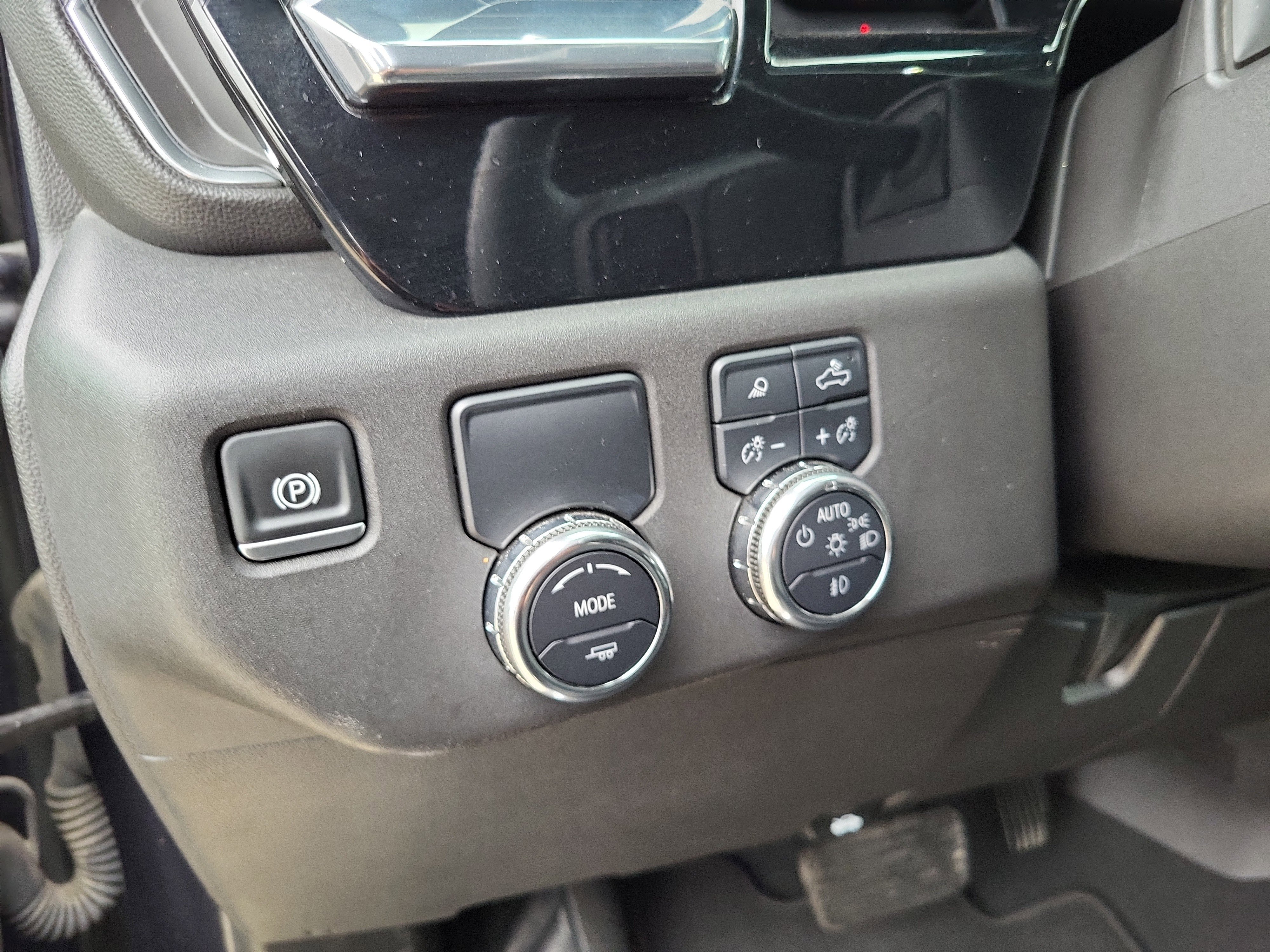 Used 2025 GMC Sierra 1500 SLT image 17