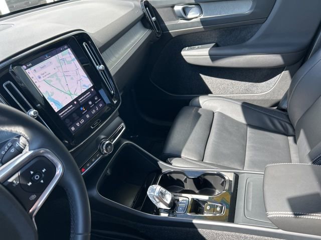 Certified 2025 Volvo XC40 B5 Plus image 20