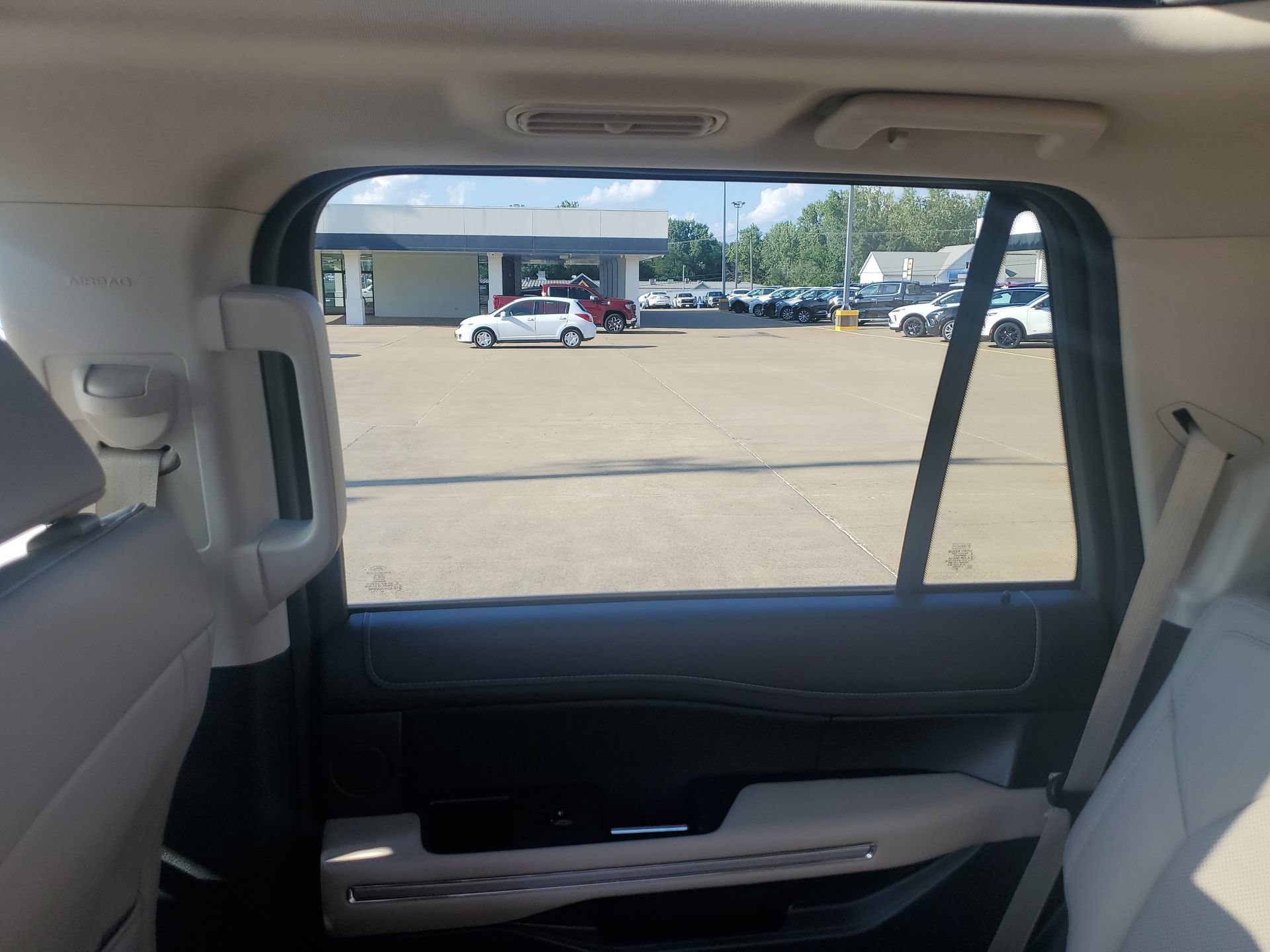 Used 2024 Ford Expedition Limited AWD/4WD image 12