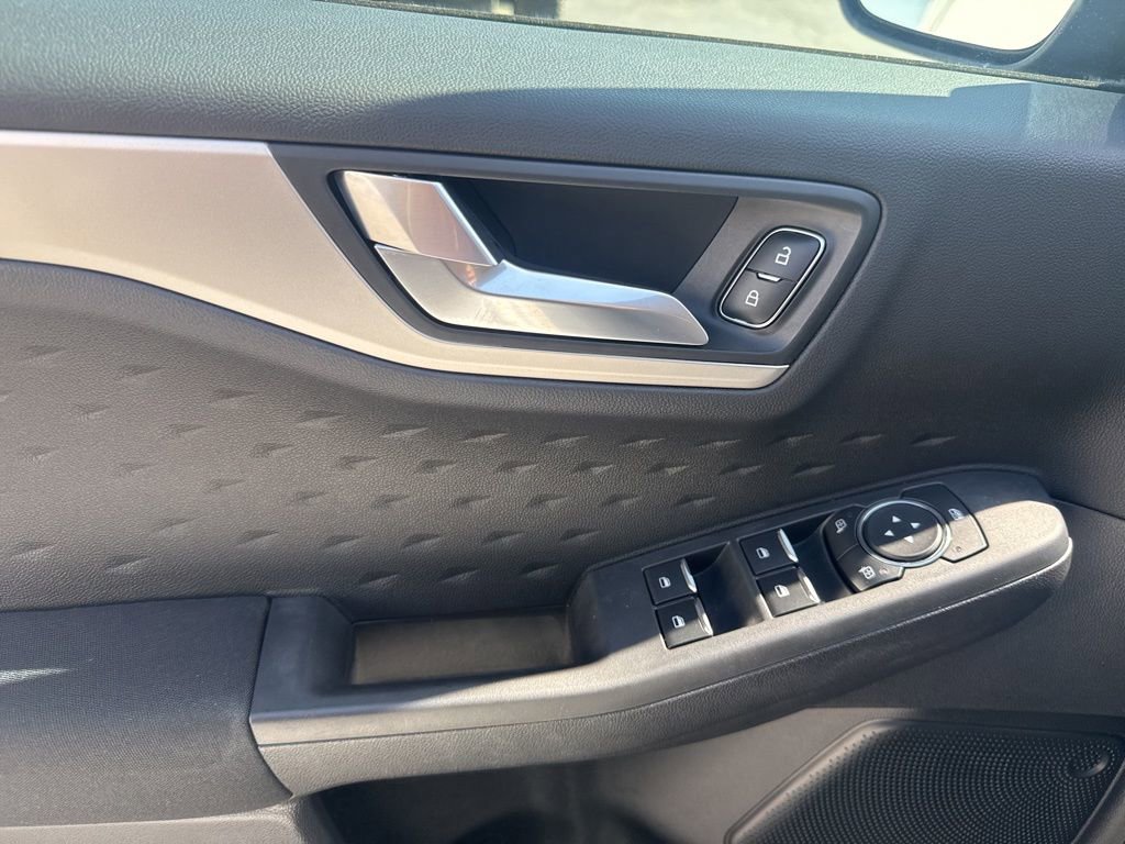 Used 2020 Ford Escape SE FWD image 24