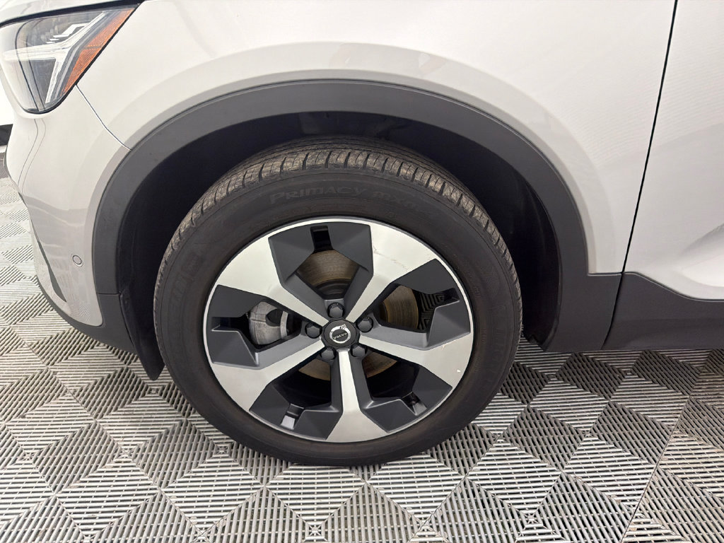 Used 2023 Volvo XC40 B5 Ultimate AWD/4WD image 12