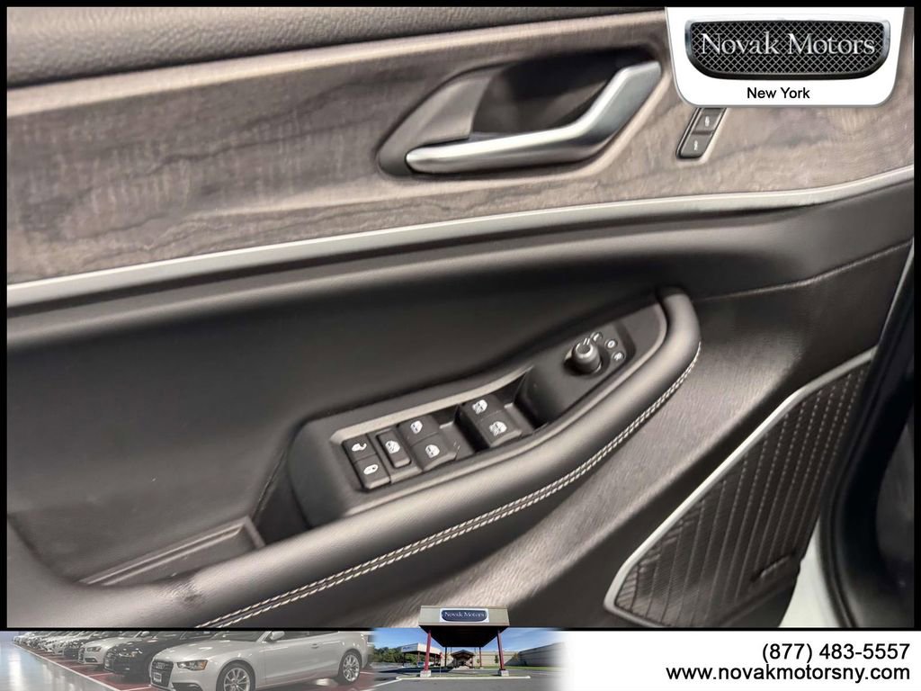 Used 2022 Jeep Grand Cherokee L Limited image 13